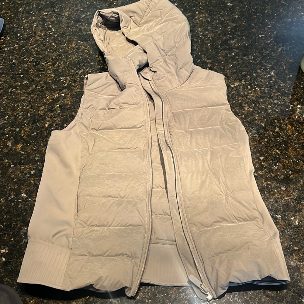 Grey lululemon vest with hood